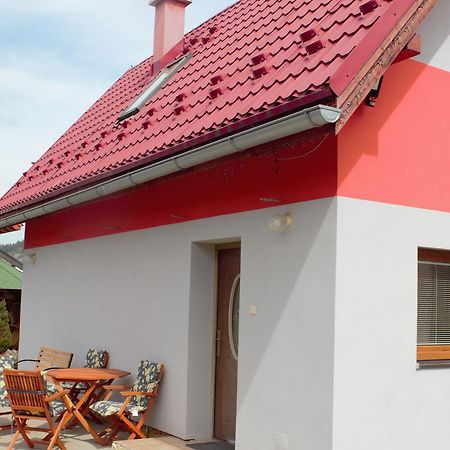 Petunia-Dom S Dvoma Spalnami Bešeňová Eksteriør bilde
