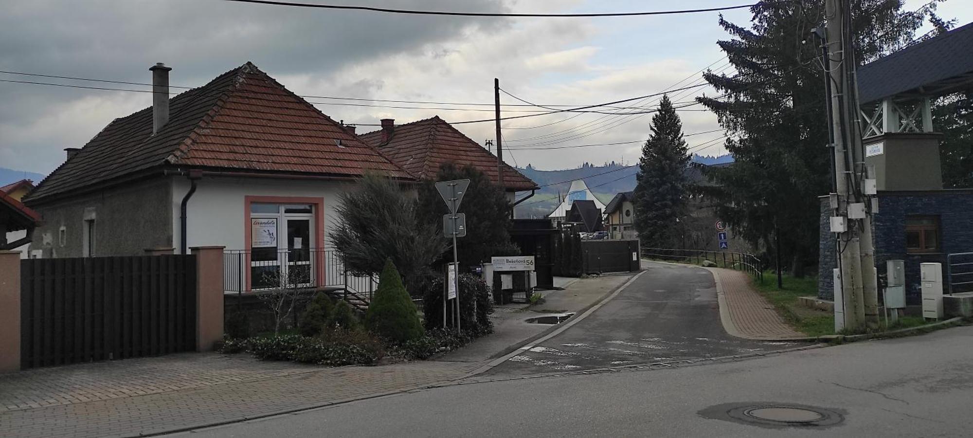 Petunia-Dom S Dvoma Spalnami Bešeňová Eksteriør bilde