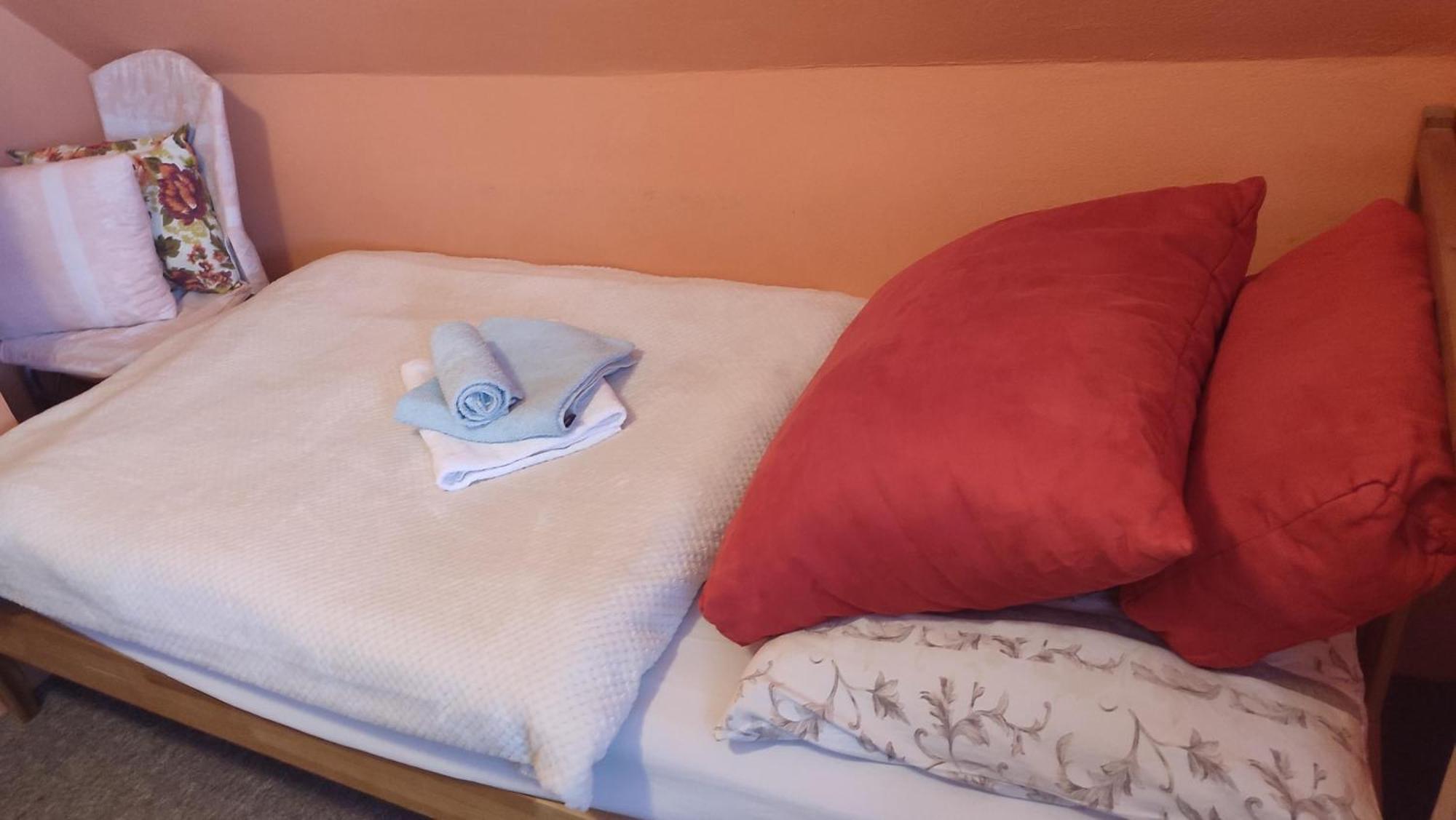 Petunia-Dom S Dvoma Spalnami Bešeňová Eksteriør bilde
